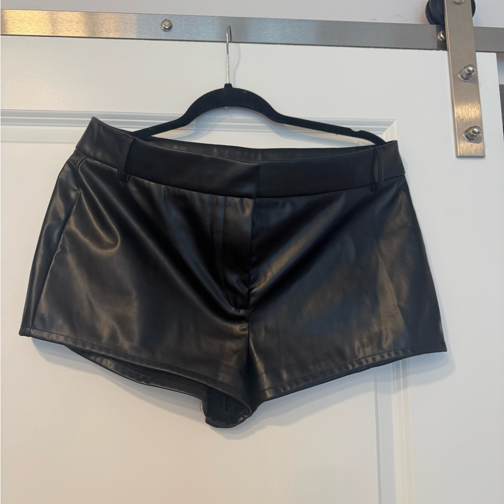Superdown High Waist Black Shorts
